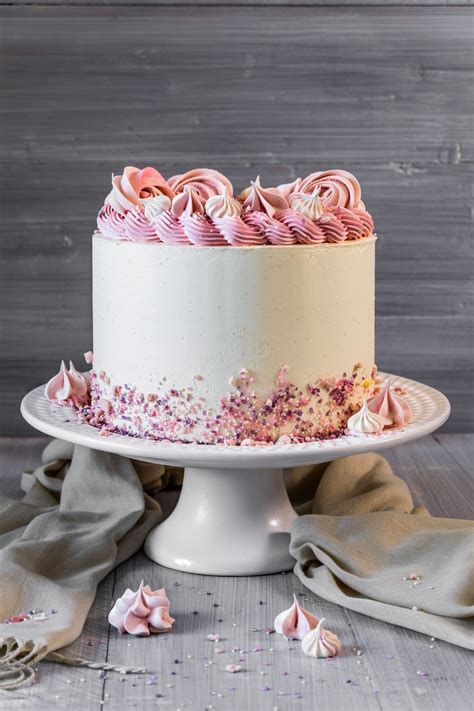 Raffaellotorte Bzw Kokostorte Mit Himbeer Kokos Rezept Semi Naked Cake Artofit