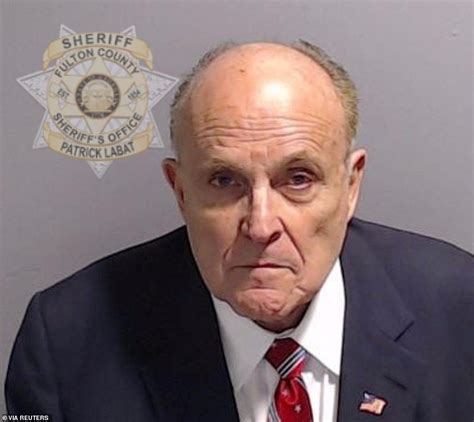 Donald Trumps Mugshot Sends Social Media Into A Frenzy Daily Mail Online