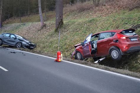 Im Erzgebirge Krachte Es Gleich Dreimal Zehn Personen Verletzt