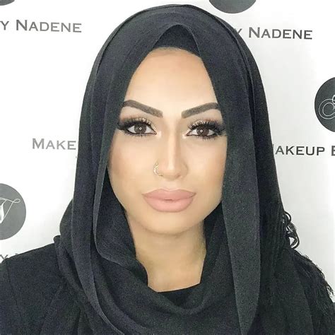 33 Married F Horny Muslim Hijabi Worship Scrolller