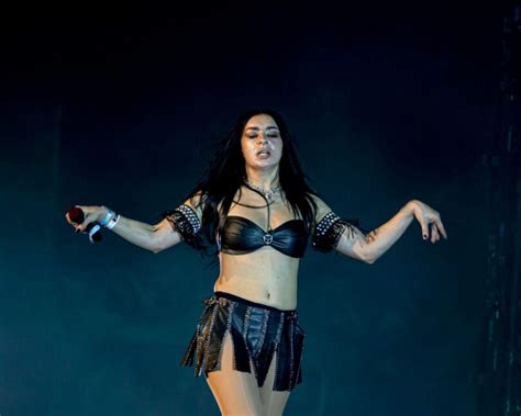 Charli Xcx Flaunts Sexy Body On Stage At Primavera Festival Sound In Sao Paulo Hot Celebs Home