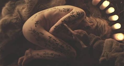 Naked Amy De Bhrun In The Crown And The Dragon