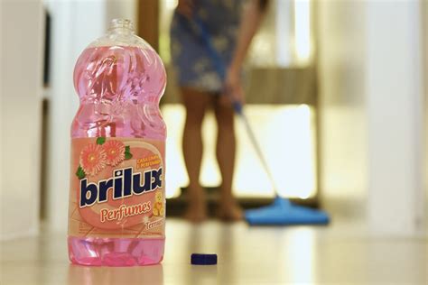 Qual Desinfetante Mais Cheiroso - Busca um desinfetante cheiroso? Conheça as opções da Brilux!
