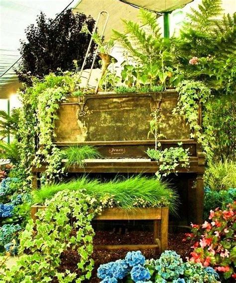 Old Piano Garden Garden Creative Gardening Repurposed Planter