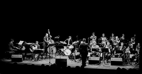 Hot Clube em duas Praças da Alegria imaginárias