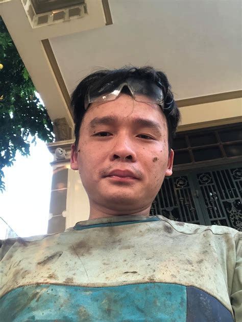 Thợ sửa xe hot nhất MXH Quay MV phiên bản cây nhà lá vườn không quần là áo lượt vẫn thu về