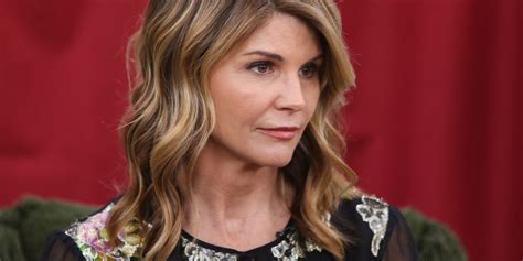 Lori Loughlin Faces New Charges After College Scandal Wall Street Nation