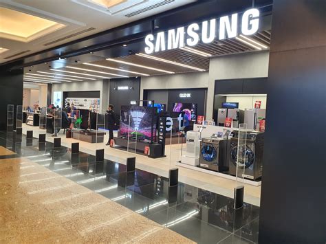 Jacky's Retail Reopens Renovated Samsung Store In Mall Of The Emirates