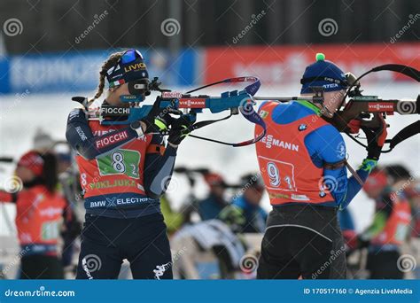 Copa Mundial BMW IBU De Biatlón Relé De Mezcla única Imagen editorial