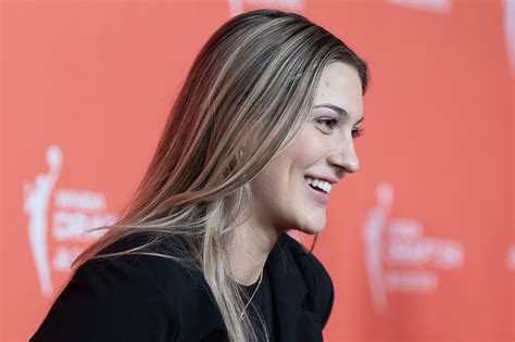 She Looks Naked Wnba Player Had Awkward Moment At Press Conference