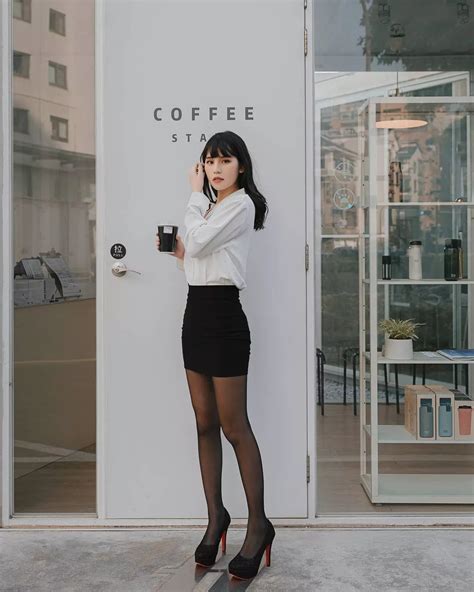 Coffee Break Nudes TightsAndTightClothes NUDE PICS ORG