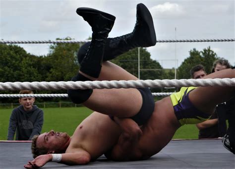 Dave Eton Vs August Jackson South West Wrestling Gloucest Flickr