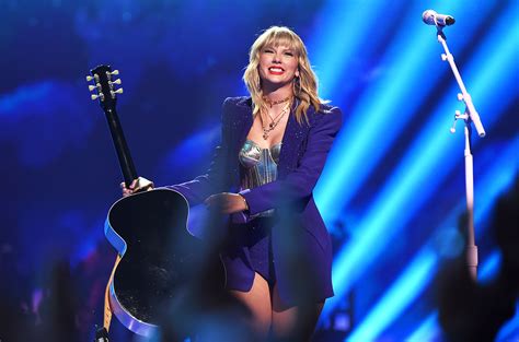 Taylor Swift Steals the Show at the 2019 MTV Video Music Awards with ...