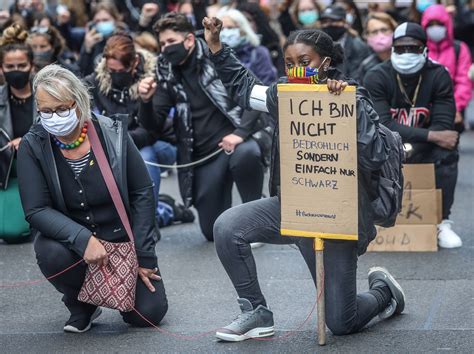 Fotos Tausende Menschen Bei Demo Gegen Rassismus In D Sseldorf