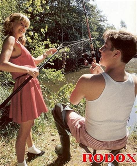 Guy Catches A Hairy Retro Pussy And Fucks It At The Rive XXX Dessert