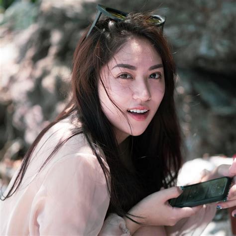 Hội bạn thân năm rủ nhau diện bikini khoe body nóng bỏng đốt cả Instagram