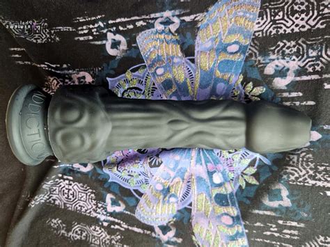 Naked Addiction Noir A Demon Thrusting Vibrator Review Phallophile Reviews