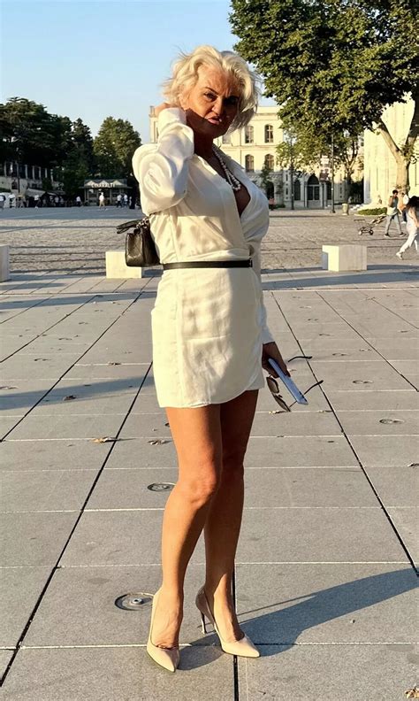 Danniella Westbrook Channels Marilyn Monroe As She Shows Off Results Of Boob Job The Mirror