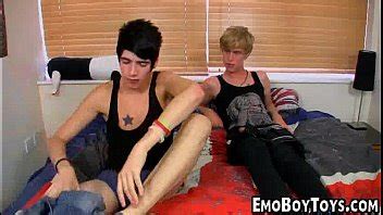Chicos Emo Follan Como Les Plazca Xvideos