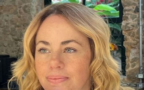Karine Teles Exibe Resultado De Mudança No Visualkarine Teles Exibe