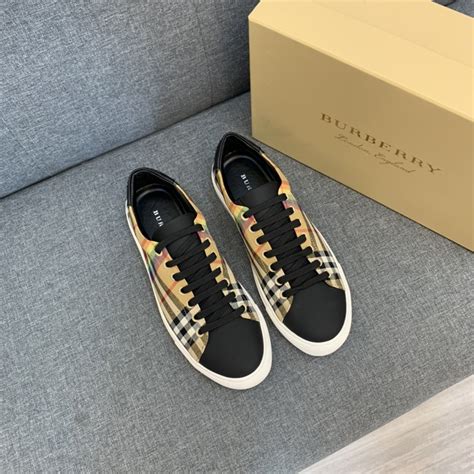 Кроссовки Burberry купить за 4813 грн в магазине UKRFashion. Товары ...