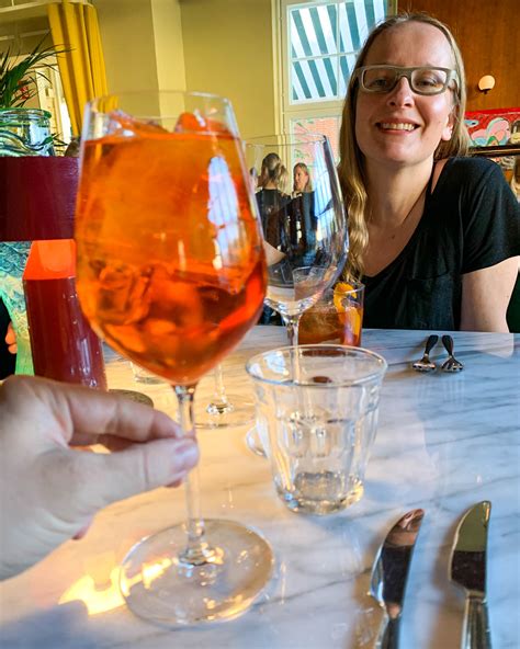 Ravintola Madonna Vie Italiaan Isyyspakkaus Lily