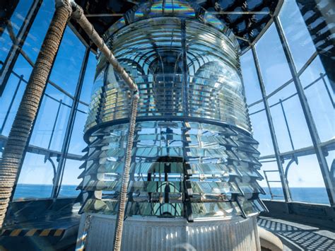 Изобретение линзы Френеля: революция в маяках и спасение жизней до ...