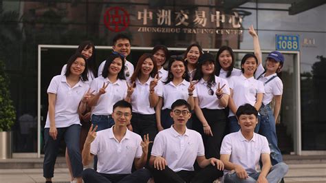 Immersive Flying Rail Cinema D Naked Glasses Free Arc Screen Track Cinema Visual Immersive