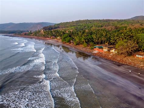 Beaches in Dapoli : Best Beaches near Dapoli | MakeMyTrip