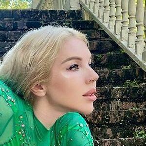 Anna Contortionist Nude Photo