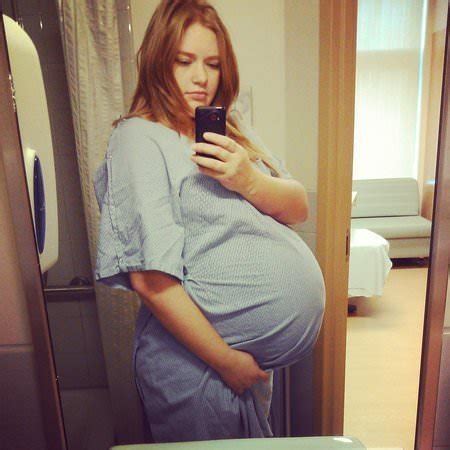 Swollen Tummy Porn Pic