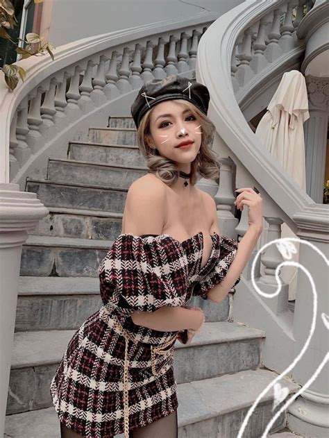 Hot girl siêu vòng 3 thả nhẹ loạt ảnh bikini táo bạo vườn đào căng mọng khiến 500 anh em