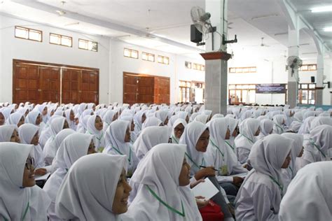 Resmi Dimulai Kepala Sekolah Tekankan Pendidikan Karakter Siswa