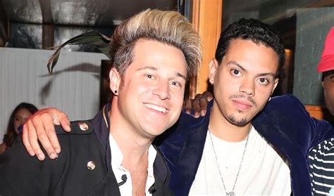 Ashlee Simpsons Hubby Clearly Has No Problems With Her Ex Ashlee