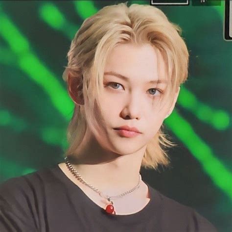 Felix Blonde Hair With Hat Blonde Hair Green Eyes Messy Blonde Hair Hair Humor