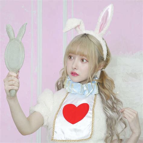 Tỏ tình thất bại vào năm 17 tuổi cô gái hận đời đi chỉnh sửa thành hot girl nhưng cái kết