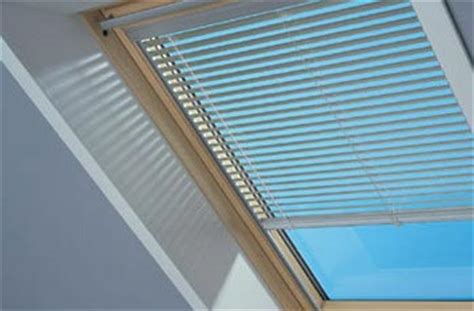 Шторы и жалюзи на мансардные окна Велюкс / Velux