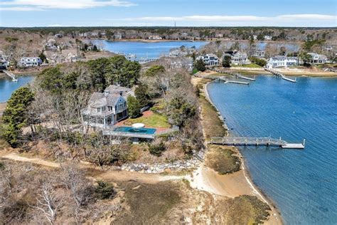 141 Daniels Island Road Mashpee Ma 02649 Mls 22401904 Trulia