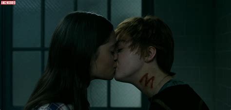 Naked Maisie Williams In The New Mutants