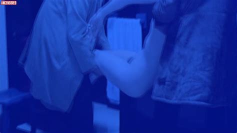 Strip Nude For Your Killer Nude Pics Page