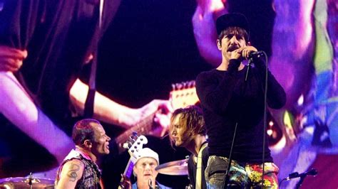 Red Hot Chili Peppers não joga para a plateia em show no Rock in Rio VAGALUME