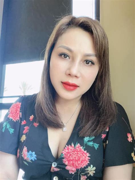 Lần đầu tiên diện bikini vợ cũ Hoàng Anh lấy hết can đảm để đăng ảnh