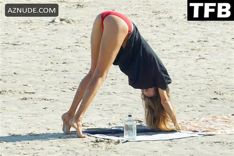 Isabel Lucas Sexy Seen Flaunting Her Hot Bikini Body At The Beach In Byron Bay Aznude