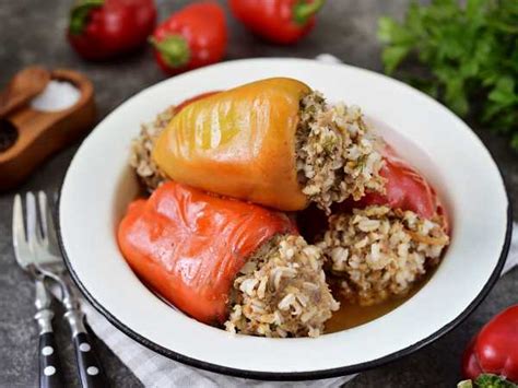 Фаршированные перцы с фаршем и бурым рисом — рецепт с фото пошагово