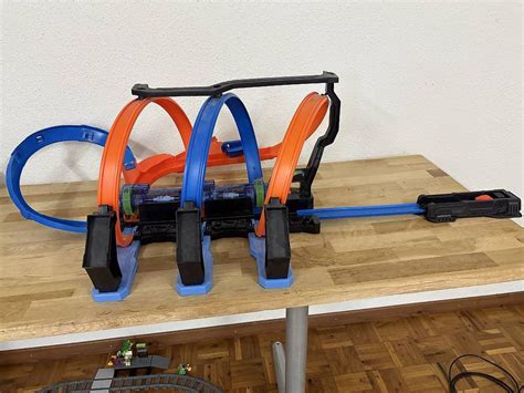 Hot Wheels Bahn Mit Fach Looping Gebraucht In Wermatswil F R Chf Mit Lieferung Auf