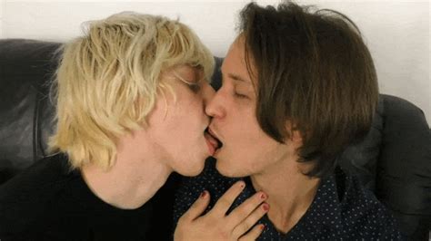 Hot Gay Kissing And Mouth Fetish Zeke Wolf And Elis Ataxxx Manpuppy MP Manpuppy