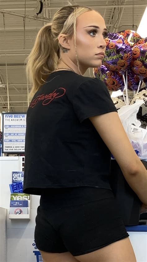 Cheeky Gappy Blonde In Shorts Short Shorts Volleyball Forum