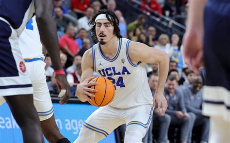 How to win your March Madness Bracket Pool: Game theory and advice for