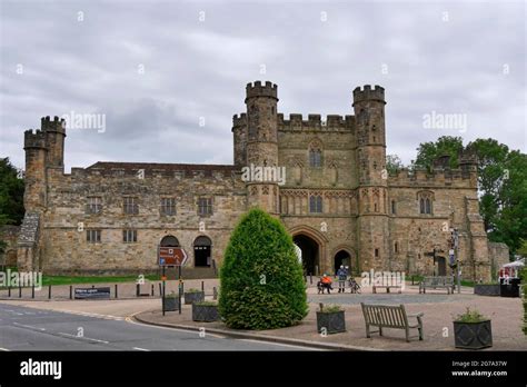 Battle Abbey East Sussexenglanduk Stock Photo Alamy
