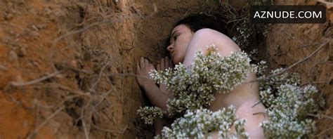 ELLIOT PAGE Nude AZNude